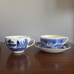 Vintage Blue Willow Johnson Brothers Made In England Tea Cups & Saucer